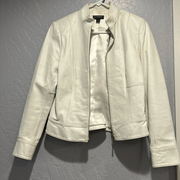 White Leather Jacketet - Picture 1 of 6